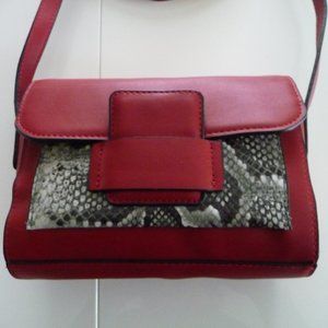 NEW WITHOUT TAGS FAUX LEATHER RED AND ANIMAL PRINT CROSSBODY BAG